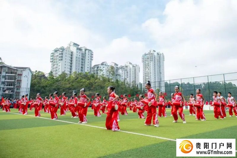 贞丰县首届中小学生运动会开幕(图1) 贞丰县首届中小学生运动会开幕(图1)