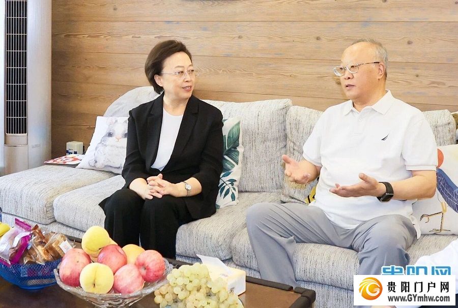 郑莉看望慰问老同志(图1) 郑莉看望慰问老同志(图1)